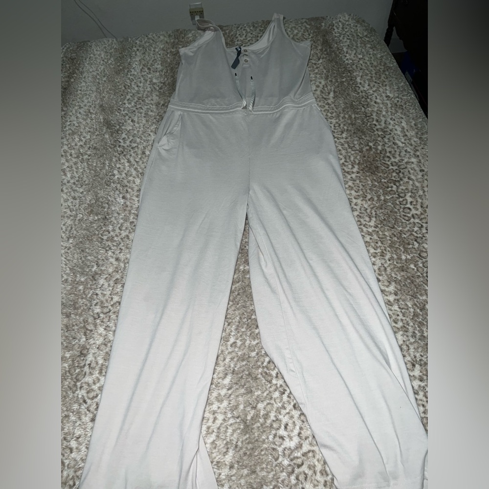 NWOT Vuori Women's Suede Heather Falls Jumpsuit